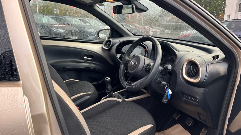 Toyota Aygo X 1.0 VVT-i Edge 5dr Petrol Hatchback